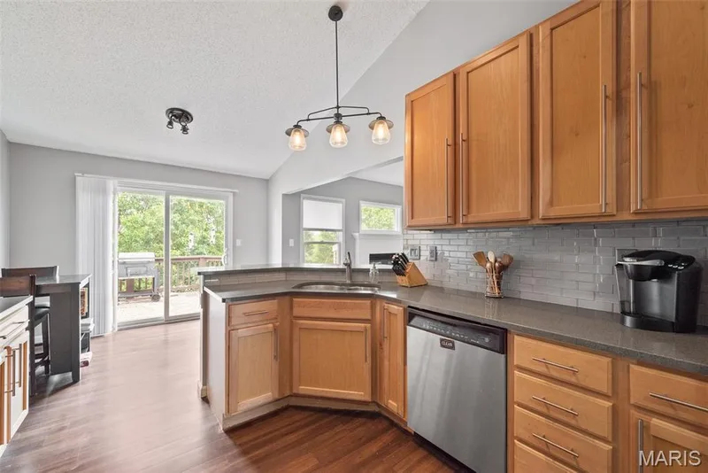 130 Wild Pigeon Ct, O'Fallon, MO 63368 — listing photo 12 of 54