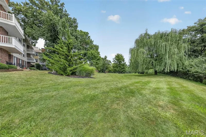 Common ground behind building — 1530 Bedford Forge Court #15, Chesterfield, MO 63017