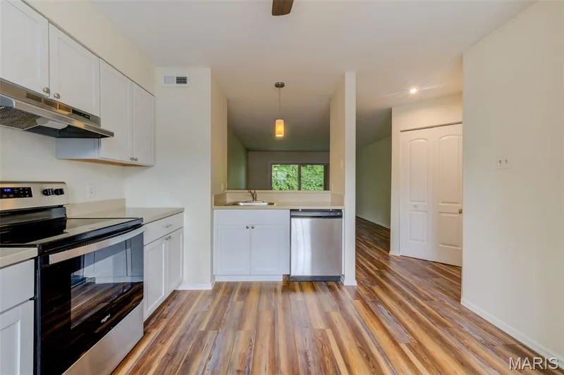 77 Sugar Glen Court, St Peters, MO 63376 — listing photo 6 of 18