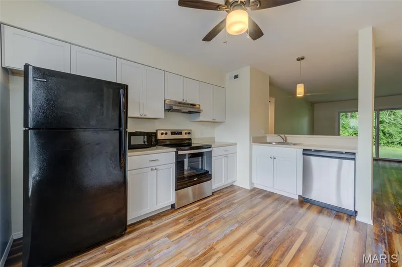77 Sugar Glen Court, St Peters, MO 63376 — listing photo 7 of 18