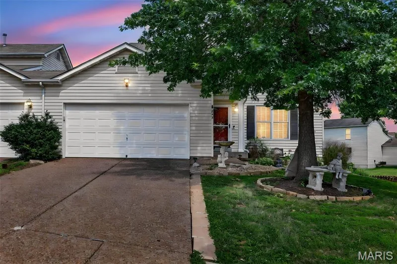 247 John Charles Drive #2163B, Wentzville, MO 63385 — listing photo 2 of 35