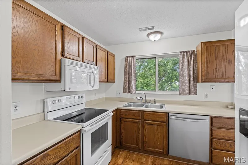 1774 Kircher Drive #C, St Charles, MO 63303 — listing photo 10 of 18