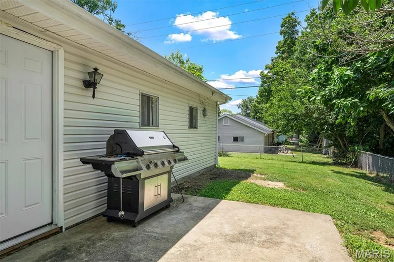 303 Saint Joseph Avenue, O'Fallon, MO 63366 — listing photo 28 of 30