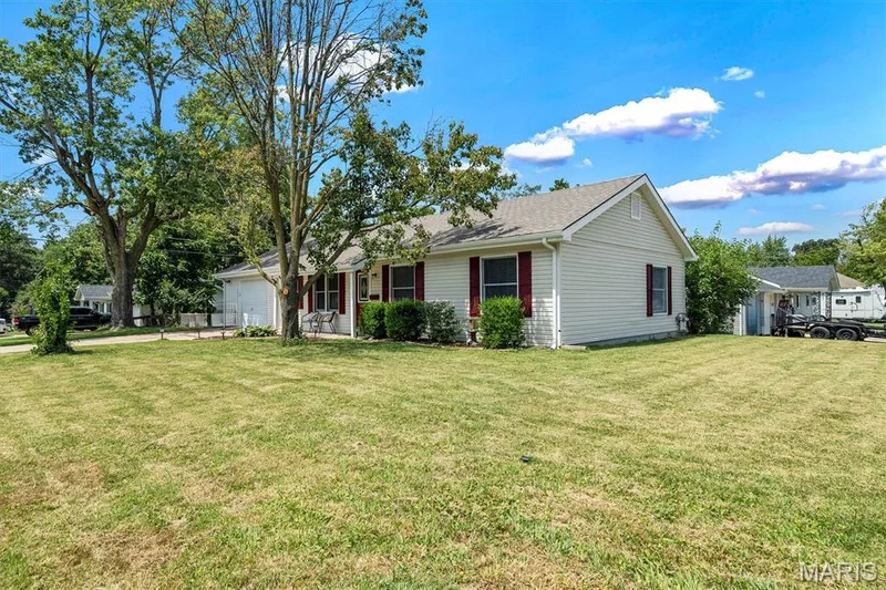 Large lot — 303 Saint Joseph Avenue, O'Fallon, MO 63366