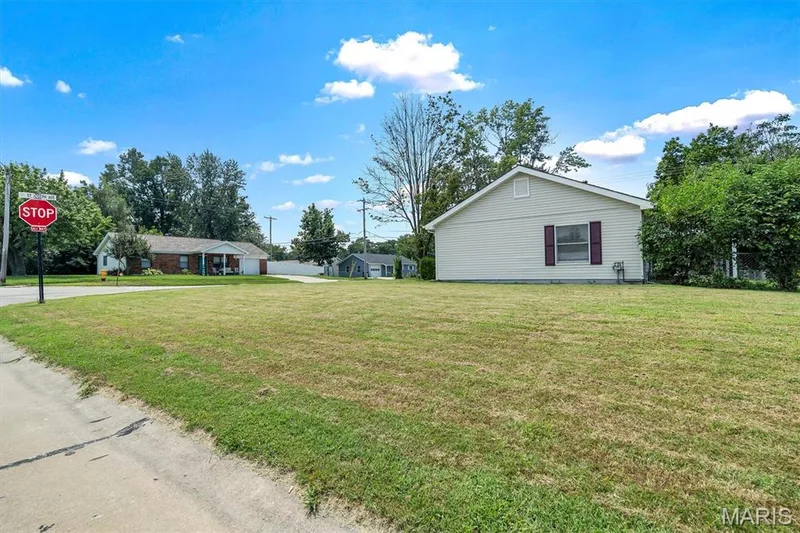 303 Saint Joseph Avenue, O'Fallon, MO 63366 — listing photo 30 of 30