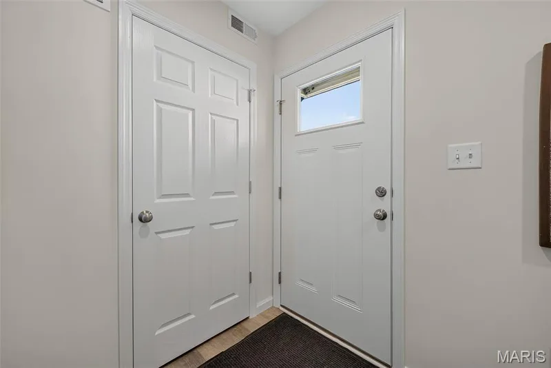 188 Canal Cottage Alley, St Charles, MO 63301 — listing photo 2 of 23