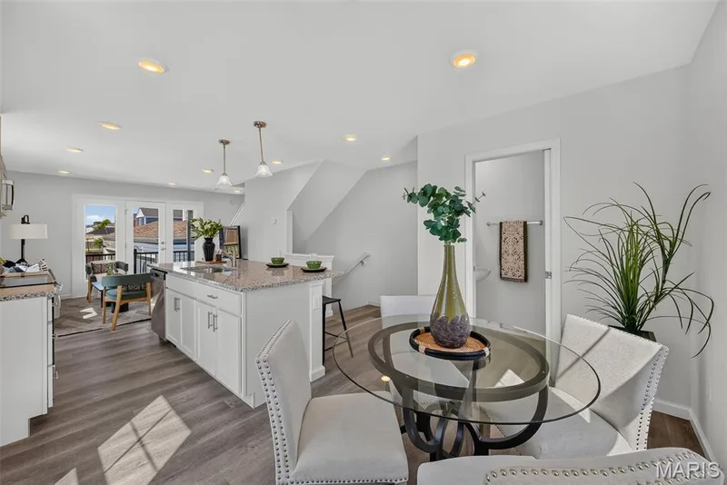 188 Canal Cottage Alley, St Charles, MO 63301 — listing photo 5 of 23