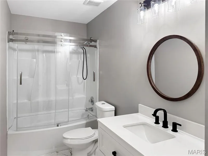 Beautifully updated Hall Bathroom — 6 Whispering Rock Court, O'Fallon, MO 63366