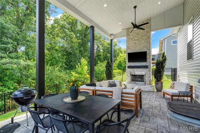 854 Nardin Drive, Chesterfield, MO 63017 — listing photo 3 of 50
