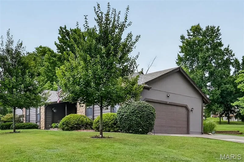 21 Dijon Court, Lake St. Louis, MO 63367 — listing photo 3 of 83