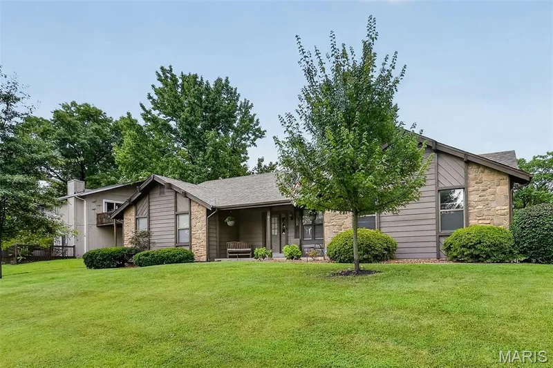 21 Dijon Court, Lake St. Louis, MO 63367 — listing photo 4 of 83