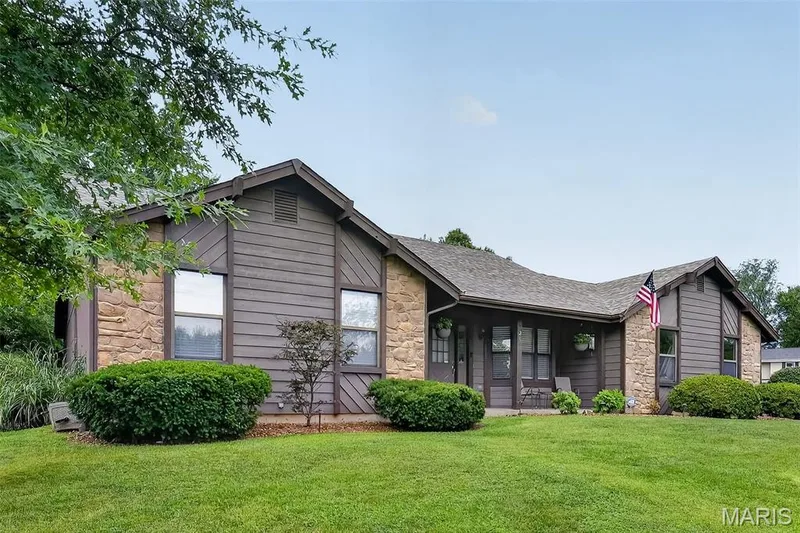 21 Dijon Court, Lake St. Louis, MO 63367 — listing photo 5 of 83