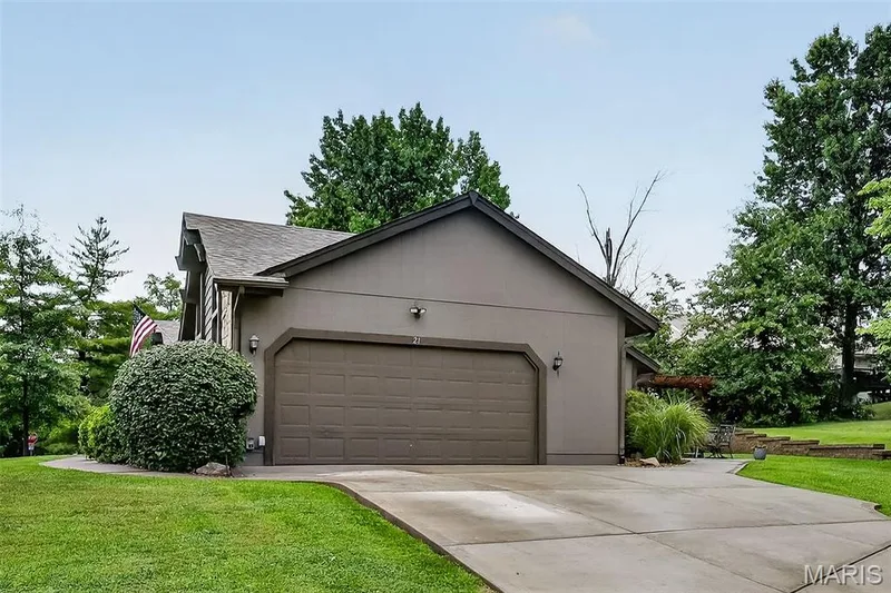 21 Dijon Court, Lake St. Louis, MO 63367 — listing photo 6 of 83