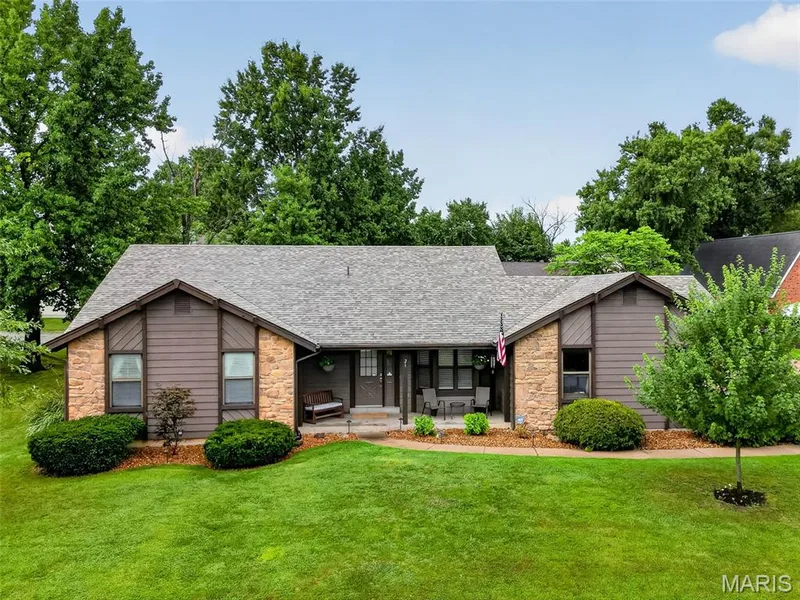 21 Dijon Court, Lake St. Louis, MO 63367 — listing photo 10 of 83