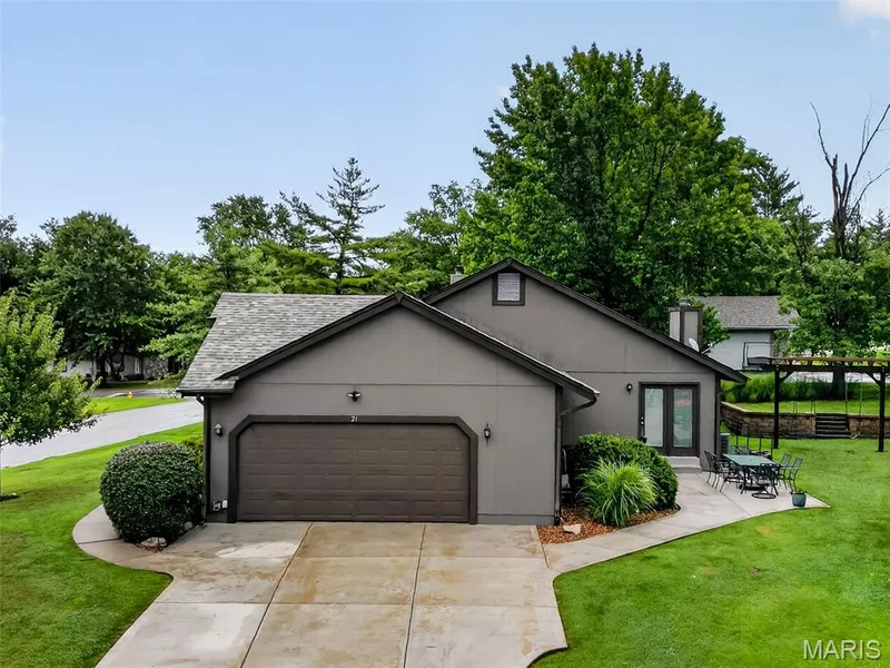 21 Dijon Court, Lake St. Louis, MO 63367 — listing photo 14 of 83