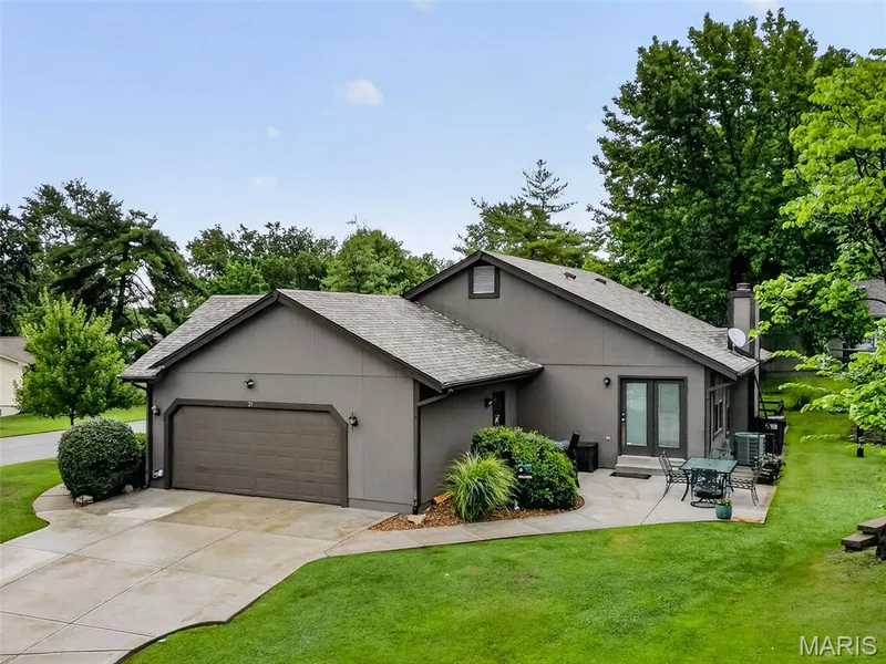 21 Dijon Court, Lake St. Louis, MO 63367 — listing photo 15 of 83