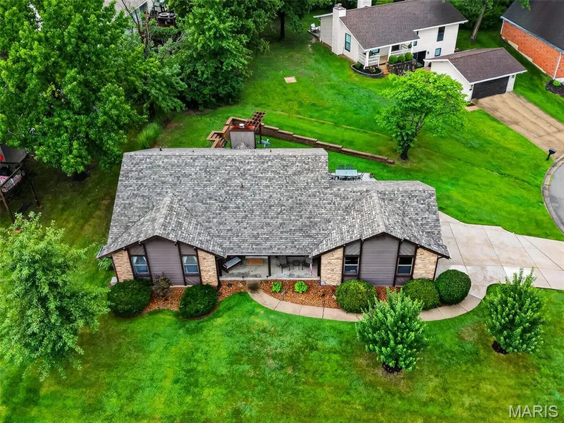 21 Dijon Court, Lake St. Louis, MO 63367 — listing photo 17 of 83