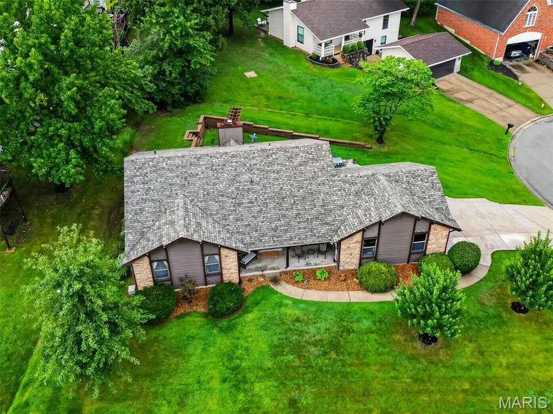 21 Dijon Court, Lake St. Louis, MO 63367 — listing photo 18 of 83