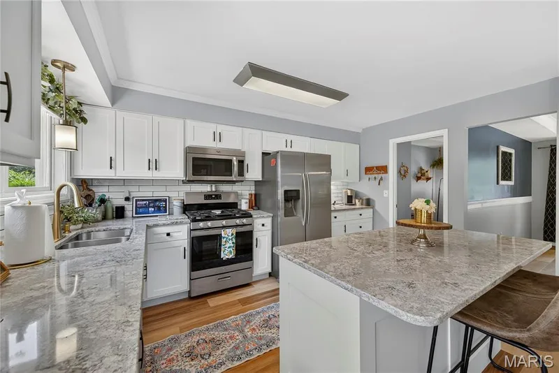 Updated Kitchen — 47 Park Place, St Peters, MO 63376