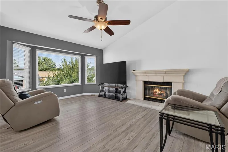 1629 Lynncove Lane, St Charles, MO 63303 — listing photo 5 of 37