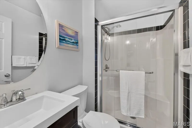 Primary Bathroom — 1629 Lynncove Lane, St Charles, MO 63303