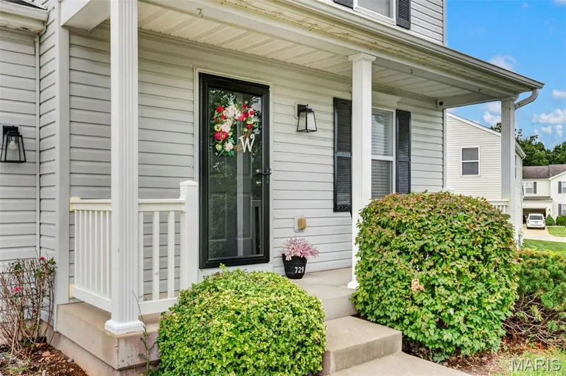 729 Rabbit Run Drive, Wentzville, MO 63385 — listing photo 2 of 36