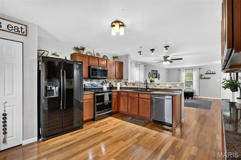 729 Rabbit Run Drive, Wentzville, MO 63385 — listing photo 9 of 36
