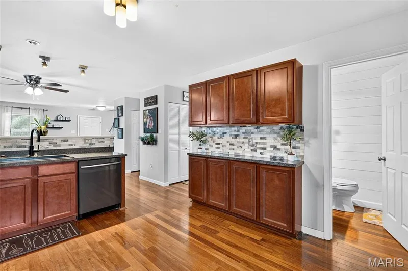 729 Rabbit Run Drive, Wentzville, MO 63385 — listing photo 10 of 36