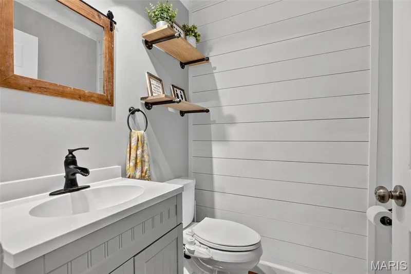729 Rabbit Run Drive, Wentzville, MO 63385 — listing photo 12 of 36