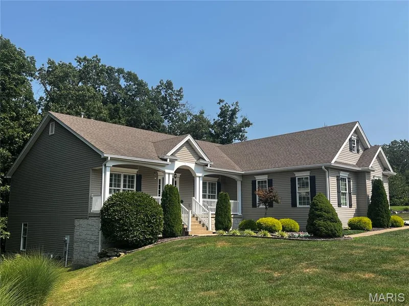 304 Crescent Oak Court, Wentzville, MO 63385 — listing photo 2 of 76