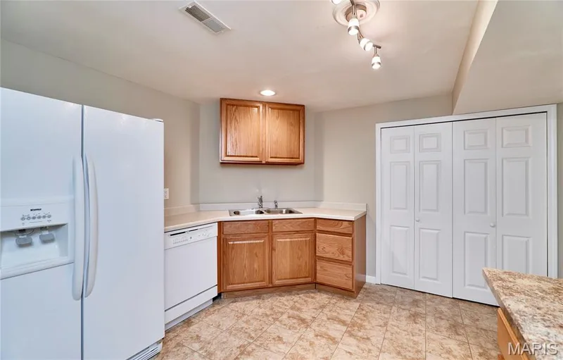 304 Crescent Oak Court, Wentzville, MO 63385 — listing photo 60 of 76