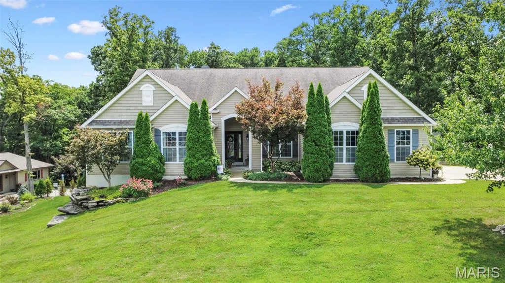 Beautiful Ranch home on 1 acre, located on a cul de sac. — 14 Prairie Lake Court, Wentzville, MO 63385