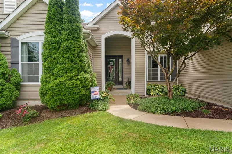Covered porch — 14 Prairie Lake Court, Wentzville, MO 63385