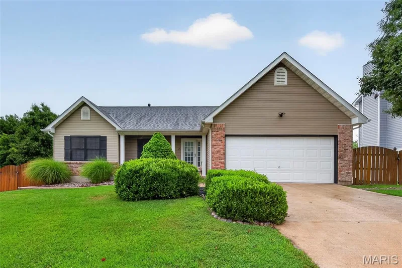 2 Moonstone Court, O'Fallon, MO 63366 — listing photo 2 of 67