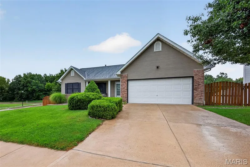 2 Moonstone Court, O'Fallon, MO 63366 — listing photo 4 of 67