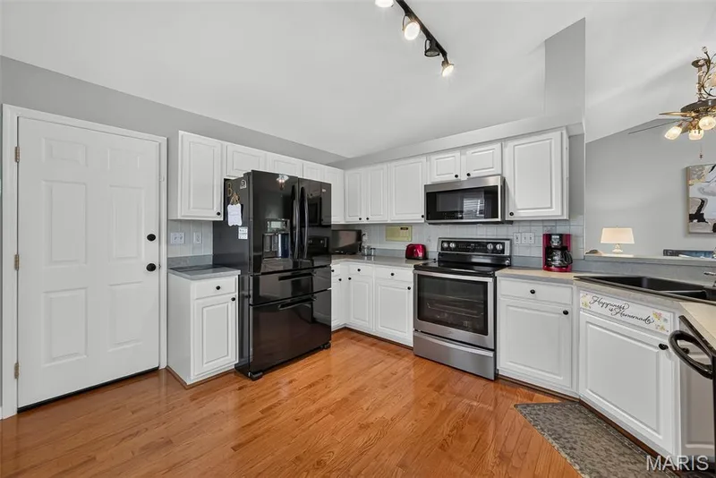 2 Moonstone Court, O'Fallon, MO 63366 — listing photo 20 of 67