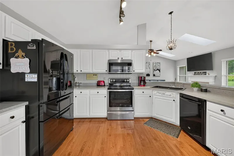 2 Moonstone Court, O'Fallon, MO 63366 — listing photo 21 of 67