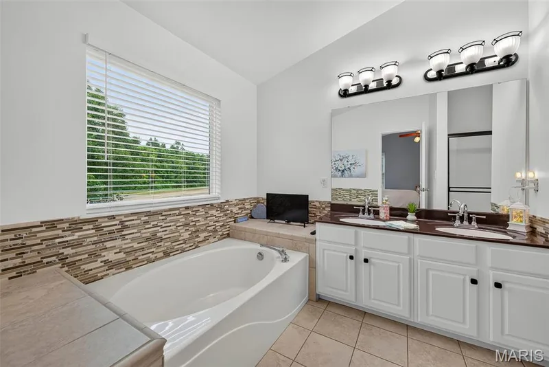 2 Moonstone Court, O'Fallon, MO 63366 — listing photo 33 of 67