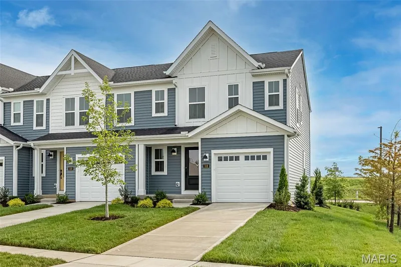 112 Mora Boulevard #445-505, O'Fallon, MO 63368 — listing photo 3 of 46
