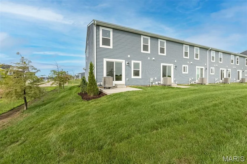 112 Mora Boulevard #445-505, O'Fallon, MO 63368 — listing photo 29 of 46