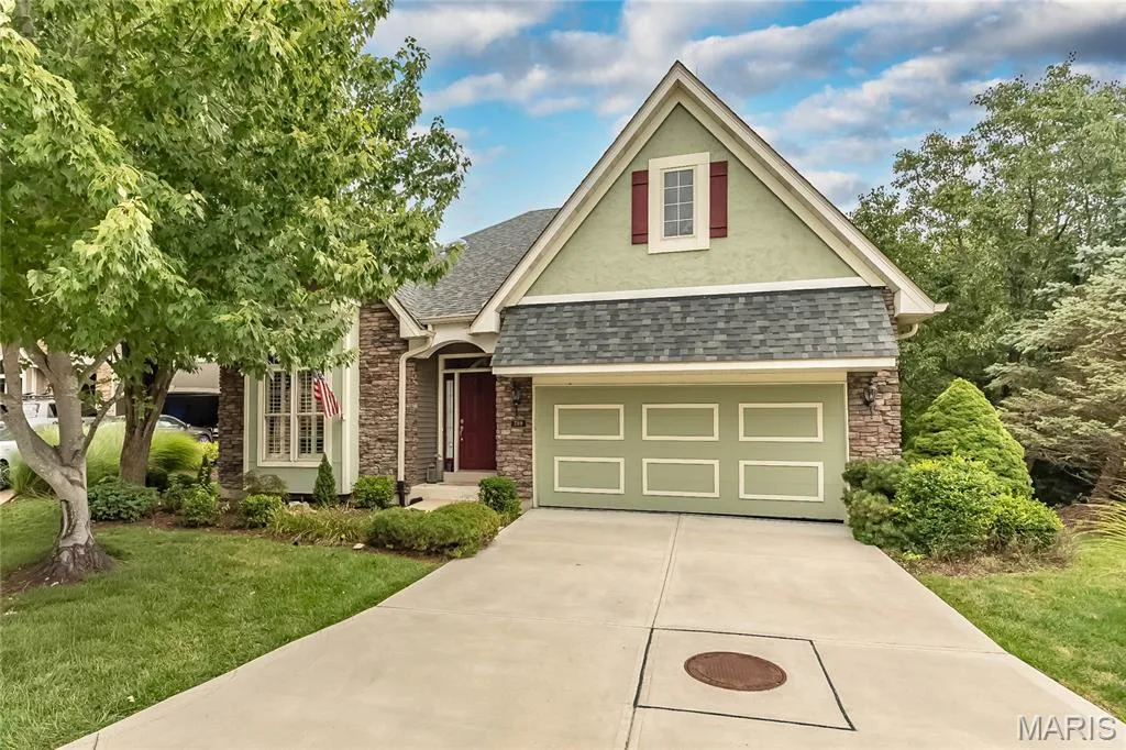 709 Huntwood Terrace, Lake St. Louis, MO 63367 — listing photo 1 of 48