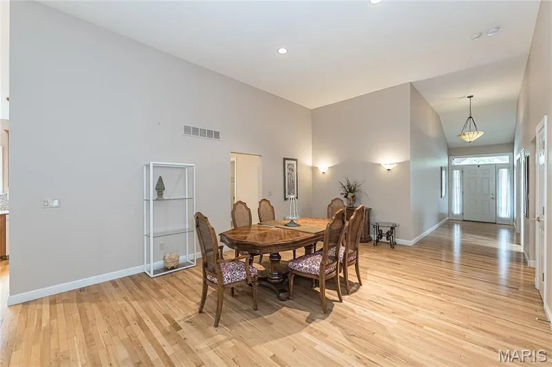 709 Huntwood Terrace, Lake St. Louis, MO 63367 — listing photo 13 of 48