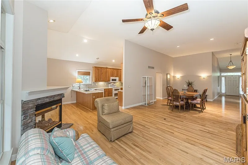 709 Huntwood Terrace, Lake St. Louis, MO 63367 — listing photo 15 of 48