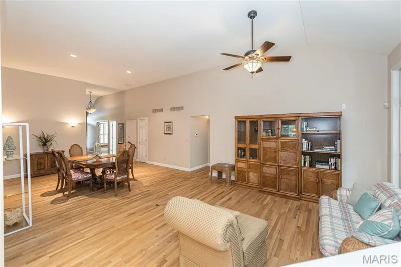 709 Huntwood Terrace, Lake St. Louis, MO 63367 — listing photo 16 of 48