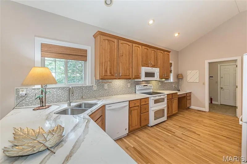 709 Huntwood Terrace, Lake St. Louis, MO 63367 — listing photo 20 of 48