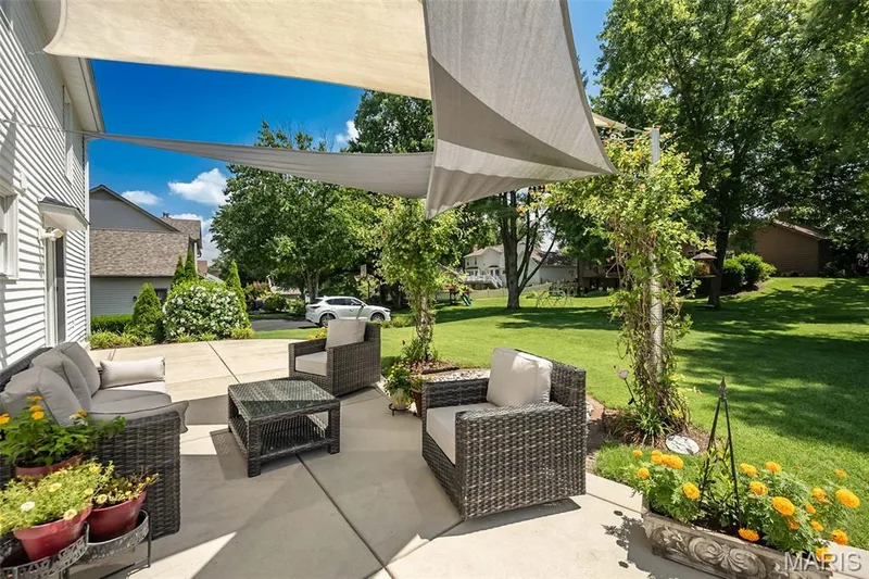 14246 Cypress Hill Drive, Chesterfield, MO 63017 — listing photo 8 of 43