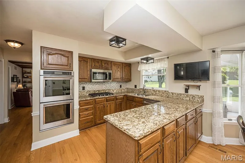 14246 Cypress Hill Drive, Chesterfield, MO 63017 — listing photo 20 of 43