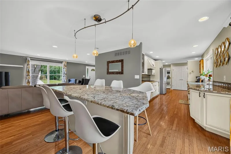 15571 Rose Gate Lane, Chesterfield, MO 63017 — listing photo 11 of 70