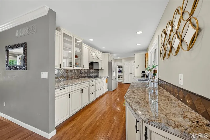 15571 Rose Gate Lane, Chesterfield, MO 63017 — listing photo 7 of 70