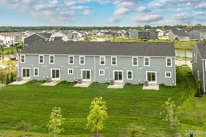 104 Mora Boulevard #445-501, O'Fallon, MO 63368 — listing photo 5 of 46